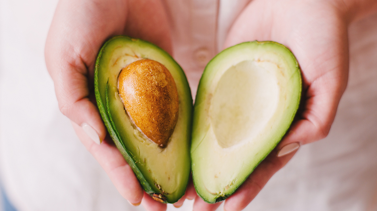 Tak Hanya Lezat, Alpukat Punya 9 Manfaat Ini untuk Jantungmu!